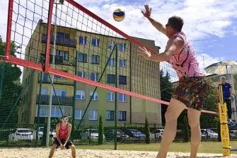 Plażowa siatkówa w centrum Sieradza