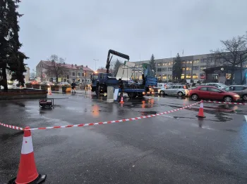 demontaż starej wiaty przystankowej (1)