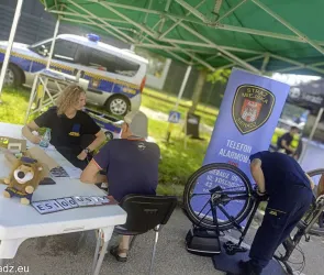 Bezpieczne wakacje na dwóch kółkach. Strażnicy miejscy oznakowali kolejne rowery