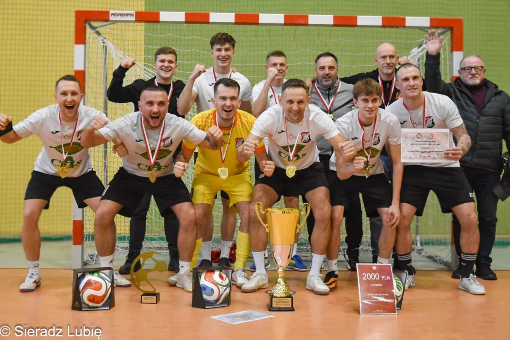 XXXII Halowe Mistrzostwa Ziemi Sieradzkiej. Orkan górą