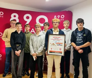 Sieradzka młodzież zna historię swojego miasta! Finał Konkursu Wiedzy Historycznej w Dworku Modrzewiowym