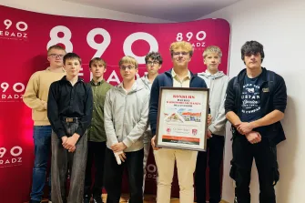 Sieradzka młodzież zna historię swojego miasta! Finał Konkursu Wiedzy Historycznej w Dworku Modrzewiowym