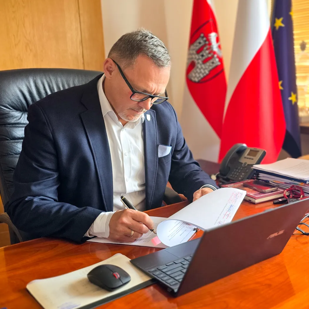 Ul. Podbipięty. Umowa na dokumentację podpisana.