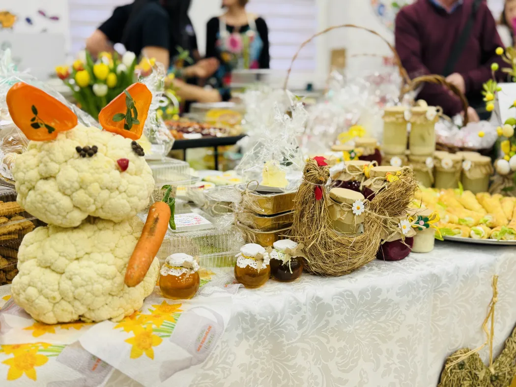 Smaki tradycji i blask regionu: Tradycyjna Wystawa Stołów Wielkanocnych w Sieradzu