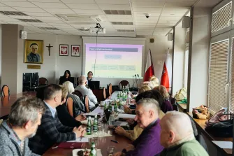 Wspólnie dla seniorów – konsultacje Programu Polityki Senioralnej Województwa Łódzkiego 2030 w Sieradzu