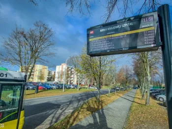 Przystankowa tablica informacyjna przy ul. Armii Krajowej (szpital)