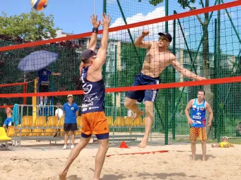 siatkówka plażowa na sp10 (12)