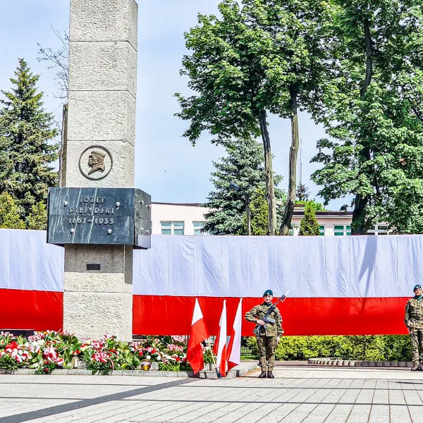 Spotkajmy się 3 maja pod pomnikiem Marszałka Piłsudskiego