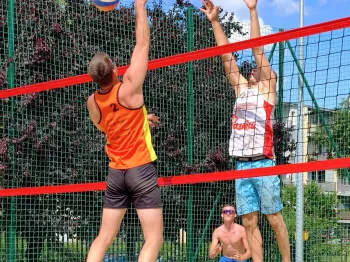 siatkówka plażowa na sp10 (10)